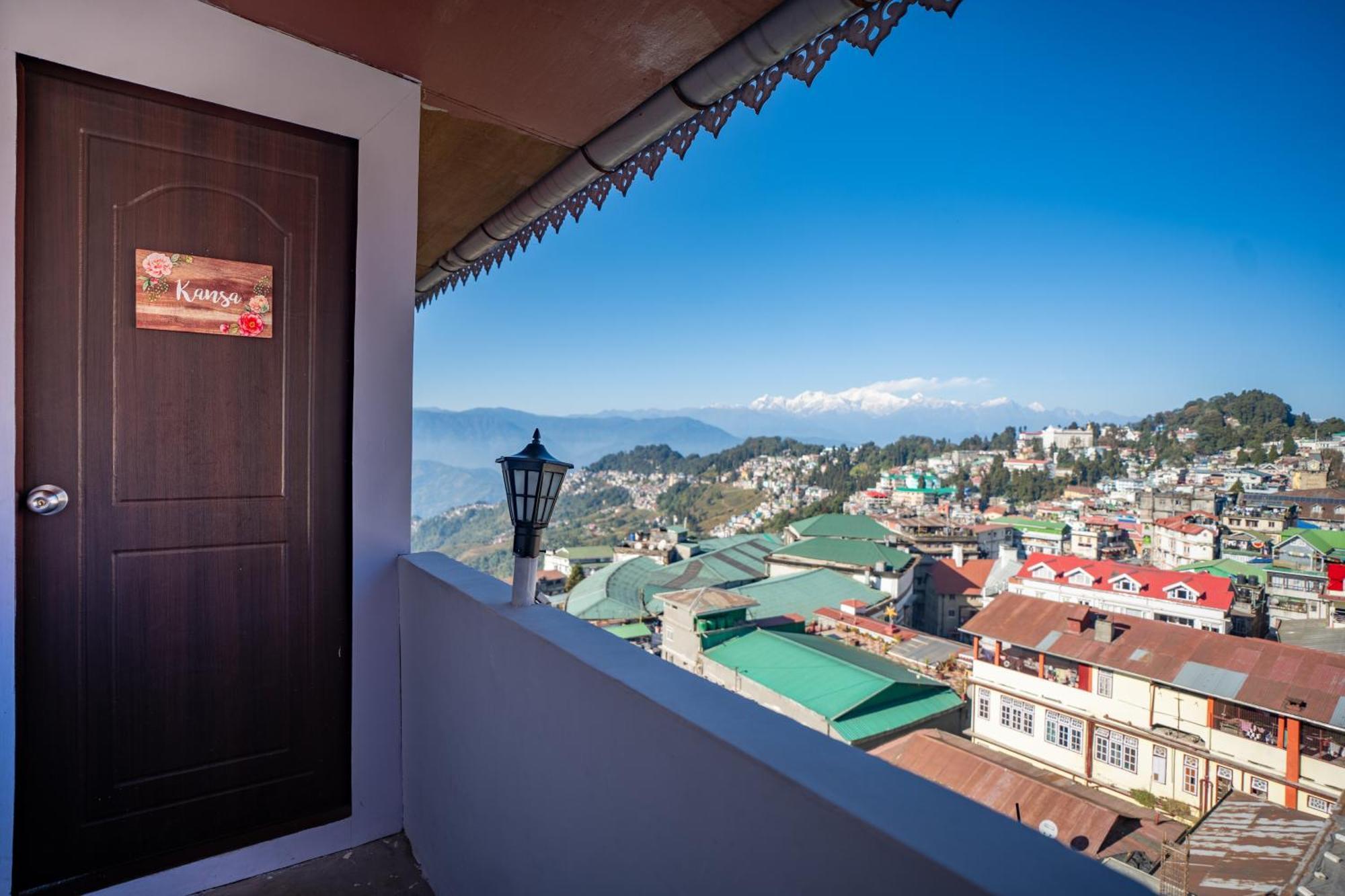 Monratino Himadrie -2 Mins Walk From Mall Road - All Rooms Have Kanchenjunga Mountain View Darjeeling  Exterior foto