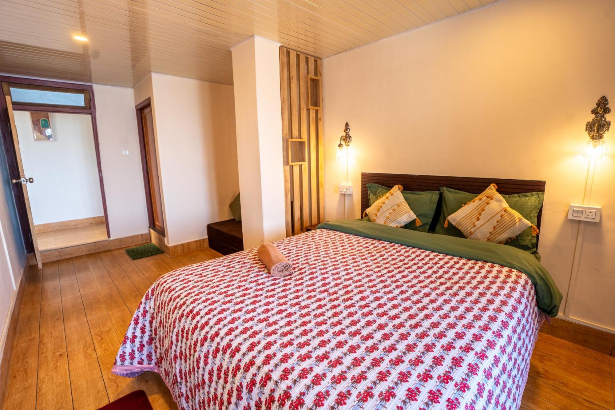Monratino Himadrie -2 Mins Walk From Mall Road - All Rooms Have Kanchenjunga Mountain View Darjeeling  Exterior foto