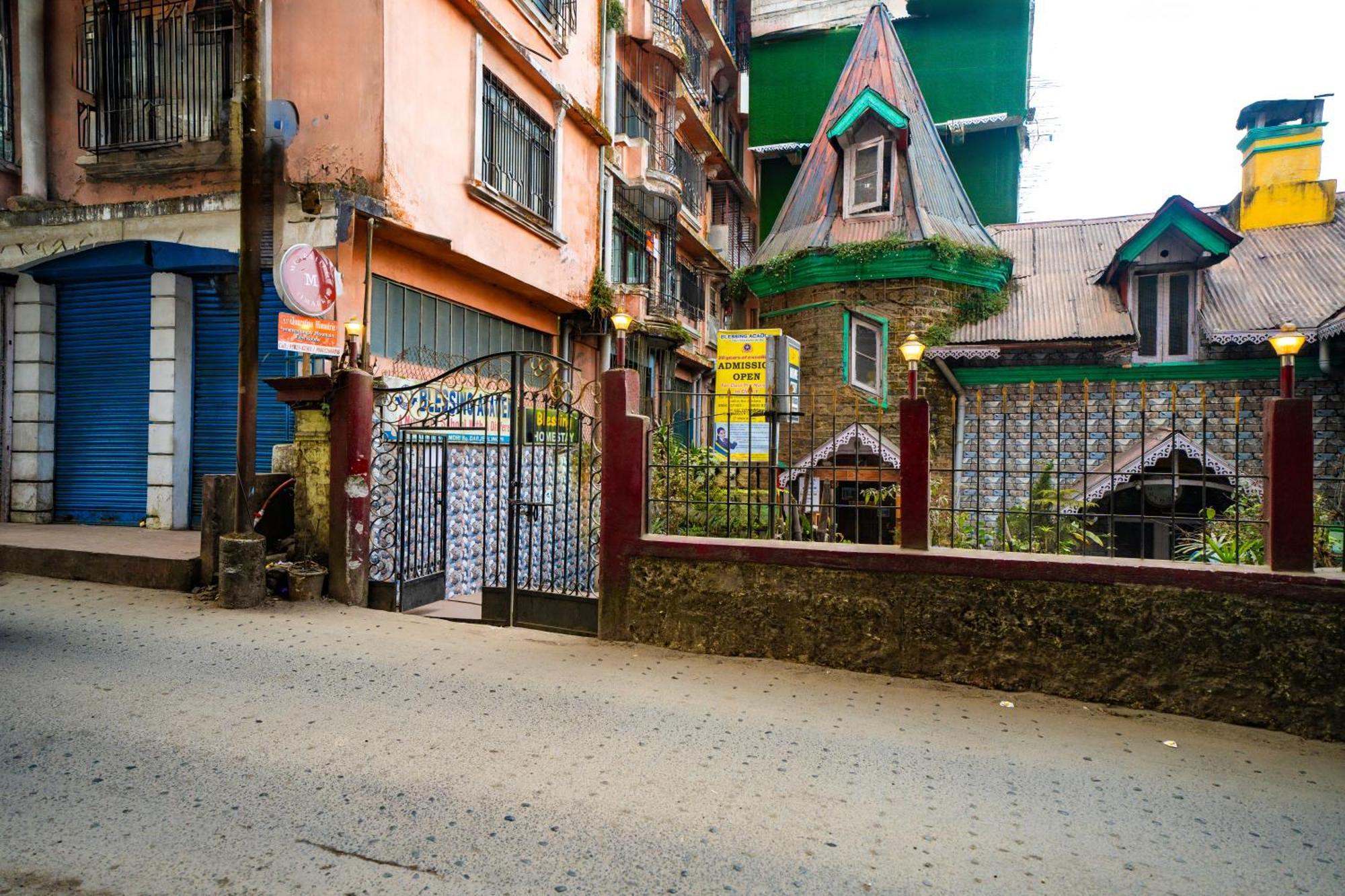 Monratino Himadrie -2 Mins Walk From Mall Road - All Rooms Have Kanchenjunga Mountain View Darjeeling  Exterior foto
